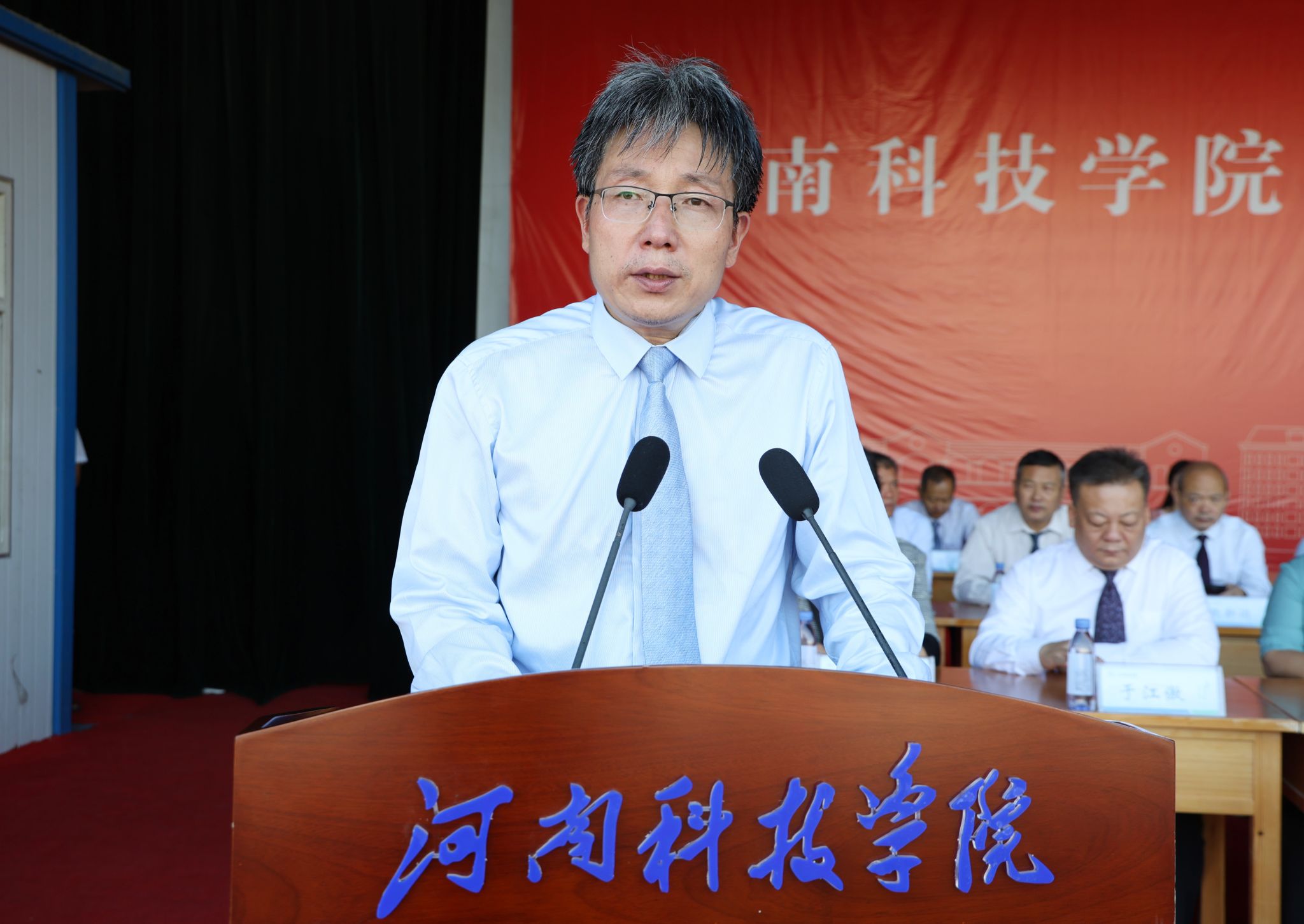 一般来说校领导宋亚伟